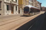 Florenz Straßenbahnlinie T1 mit Niederflurgelenkwagen 1004 auf Via Iacopo da Diacceto (2016)