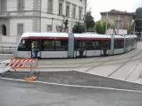Florenz Straßenbahnlinie T1 mit Niederflurgelenkwagen 1007 durch Kreuzung Viale Fratelli Rosselli/Via Iacopo da Diacceto (2010)