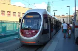 Florenz Straßenbahnlinie T1 mit Niederflurgelenkwagen 1014 am Alamanni - Stazione (2016)