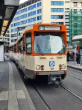 Frankfurt am Main Straßenbahnlinie 17 mit Gelenkwagen 128 am Hauptbahnhof (2022)