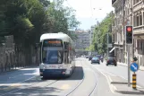 Genf Straßenbahnlinie 17 mit Niederflurgelenkwagen 875 auf Terrasiere (2010)