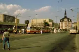 Gera Zusätzliche Linie 2 mit Gelenkwagen 338 am Heinrichstraße (Straße der Republik) (1990)