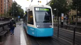 Göteborg Straßenbahnlinie 1 mit Niederflurgelenkwagen 426 am Olivedalsgatan (2020)