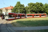 Halle (Saale) Straßenbahnlinie 13 mit Niederflurgelenkwagen 683 am Frohe Zukunft (2008)