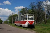 Horliwka Straßenbahnlinie 1 mit Triebwagen 411 auf Orlovska Ulitsa (Orlovs'ka St) (2011)