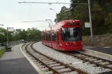 Innsbruck Stubaitalbahn (STB) mit Niederflurgelenkwagen 352 am Sonnenburgerhof (2012)