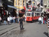 Istanbul Nostalgilinje T2 mit Triebwagen 223 auf İstiklal Cd (2008)