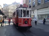 Istanbul Nostalgilinje T2 mit Triebwagen 47 am Galatasaray (2014)