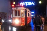 Istanbul Nostalgilinje T2 mit Triebwagen 47 auf İstiklal Cd (2012)