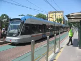 Istanbul Regionallinie T1 mit Niederflurgelenkwagen 718 am Karaköy (2008)