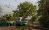 Jenakijewe Straßenbahnlinie 4 mit Triebwagen 030 in der Kreuzung Tiunova Ulitsa/Lermontova Ulitsa (2011)
