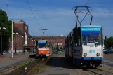 Kaliningrad Straßenbahnlinie 1 mit Gelenkwagen 606 am Passazhirskij (2012)