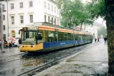 Karlsruhe Straßenbahnlinie 1 mit Gelenkwagen 305 auf Markplatz (2007)