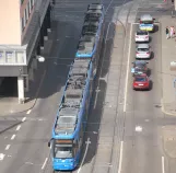 Kassel Straßenbahnlinie 1 mit Niederflurgelenkwagen 658nah Rathaus (2017)