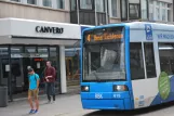 Kassel Straßenbahnlinie 4 mit Niederflurgelenkwagen 615 vor Canvero (2022)