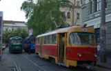Kiew Straßenbahnlinie 18 mit Triebwagen 5728 am Kontraktowa płoszcza (2011)