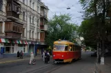 Kiew Straßenbahnlinie 19 mit Triebwagen 5944 am Olenivs'ka (2011)
