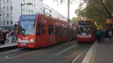 Köln Straßenbahnlinie 1 mit Niederflurgelenkwagen 4044 am Neumarkt (2018)