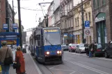 Krakau Straßenbahnlinie 24 mit Triebwagen 876 am Pędzichów (2011)