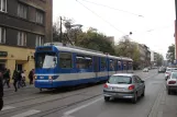 Krakau Straßenbahnlinie 9 mit Gelenkwagen 3047 am Filharmonia (2011)