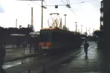 Krefeld Straßenbahnlinie 043 mit Gelenkwagen 833 "Cracau" am Hauptbahnhof (1988)