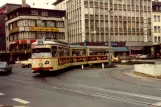 Krefeld Straßenbahnlinie 044 mit Gelenkwagen 822 in der Kreuzung Ostwall/Hansastraße (1981)