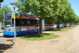 Leipzig Straßenbahnlinie 16 mit Niederflurgelenkwagen 1336 am Messegelände (2015)