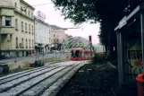 Linz Straßenbahnlinie 1 mit Niederflurgelenkwagen 016 nahe bei Blumauerplatz (2004)