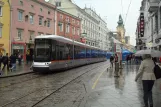 Linz Straßenbahnlinie 2 mit Niederflurgelenkwagen 074 am Taubenmarkt (2012)
