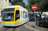 Lissabon Straßenbahnlinie 15E mit Niederflurgelenkwagen 509 am Mosteiro dos Jerónimos (2008)