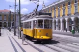 Lissabon Zusätzliche Linie 25E mit Triebwagen 547 am Praça do Cormércio (2003)