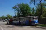 Luhansk Straßenbahnlinie 1 mit Triebwagen 167 am Fabryka Lokomotyw Der Triebwagen 167 ist entgleist (2011)
