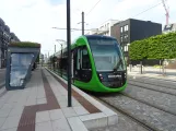Lund Straßenbahnlinie 1 mit Niederflurgelenkwagen 02 (Åsa-Hanna) am Solbjer (2022)