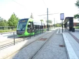 Lund Straßenbahnlinie 1 mit Niederflurgelenkwagen 05 (Inferno) am Universitetssjukhuset (2022)