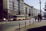 Magdeburg Straßenbahnlinie 5 mit Triebwagen 1064 auf Wilhelm-Pieck-Allee (Ernst-Reuter-Allee) (1990)