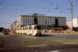 Magdeburg Straßenbahnlinie 9 mit Triebwagen 1276 in der Kreuzung Breiter Weg/Wilhelm-Pieck-Allee (Ernst-Reuter-Allee) (1990)