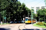 Mailand Straßenbahnlinie 1 mit Gelenkwagen 4947 am Piazza Sei Febbraio (2009)