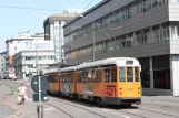 Mailand Straßenbahnlinie 12 mit Gelenkwagen 4843 auf Via Larga (2009)