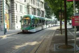 Mailand Straßenbahnlinie 4 mit Niederflurgelenkwagen 7144 am Piazza Castello (Mailand) (2016)