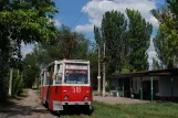 Mariupol Straßenbahnlinie 10 mit Triebwagen 516 am Zaozerna St (2012)