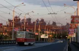 Mariupol Straßenbahnlinie 6 mit Triebwagen 980 auf Schmidta Street (2012)