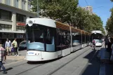 Marseille Straßenbahnlinie T3 mit Niederflurgelenkwagen 014 am Cours Saint Louis (2016)