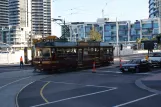 Melbourne Ausflugslinie 35 (City Circle) mit Triebwagen 888 auf Harbour Esplanade (2010)