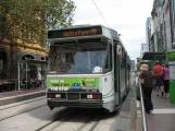 Melbourne Straßenbahnlinie 70 mit Triebwagen 275 auf Flinders Street (2010)