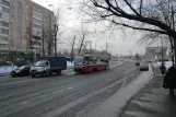 Moskau Straßenbahnlinie 11 mit Triebwagen 2122 auf Borisa Galashkina (2012)