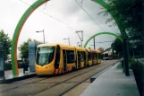 Mülhausen Straßenbahnlinie Tram 2 mit Niederflurgelenkwagen 2024 am Nations (Mulhouse) (2007)