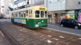 Nagasaki Straßenbahnlinie 4 mit Triebwagen 208 auf Tsukimachi Dori (2017)