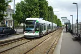 Nantes Straßenbahnlinie 1 mit Niederflurgelenkwagen 383 am Manufacture (2010)