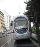 Neapel Straßenbahnlinie 1 mit Niederflurgelenkwagen 1103 in der Kreuzung Via Amerigo Vecpucci/Corso Giuseppe Garibaldi (2014)