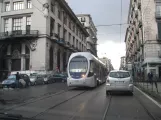 Neapel Straßenbahnlinie 1 mit Niederflurgelenkwagen 1106 auf Corso Giuseppe Garibaldi (2014)